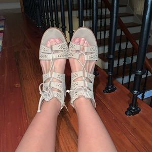 Vince Camuto Size 9 Lace Up Leather Sandals